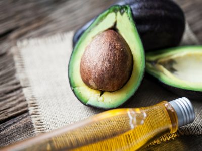 Avocat : quels sont ses bienfaits pour la santé, la peau et les cheveux ?