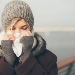Combattre le rhume au naturel : les astuces incontournables