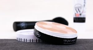 Maquillage naturel et acné : la routine pour un teint parfait avec le maquillage bio Miss W