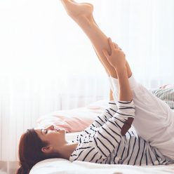 Sport : 5 exercices pour se muscler dans son lit !